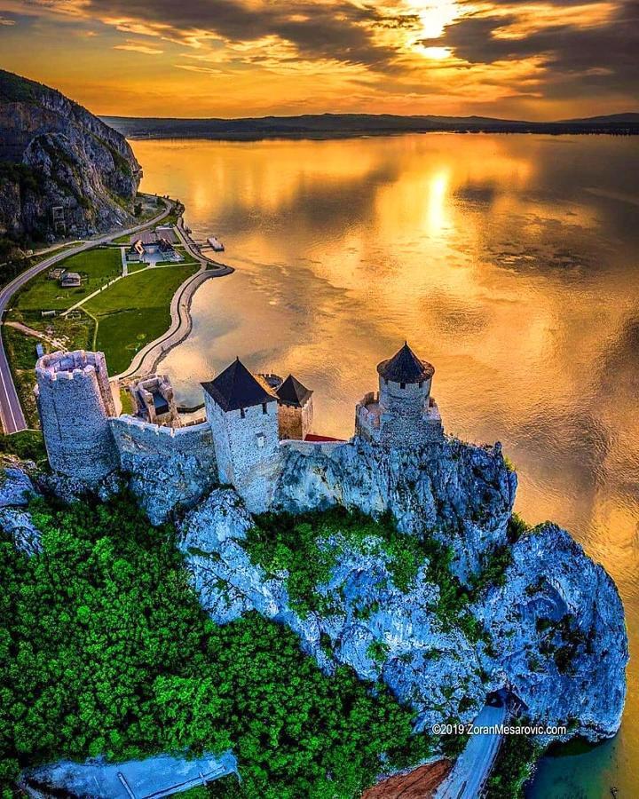 Apartman Studio Milojkovic Golubac Buitenkant foto